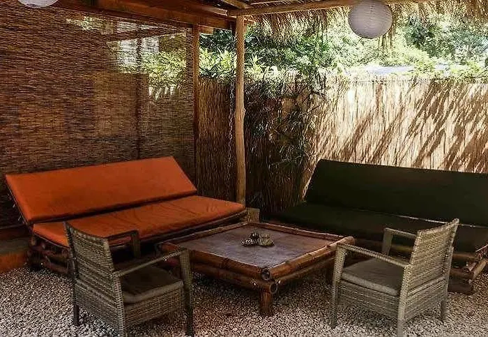 Dos Monos Hotel